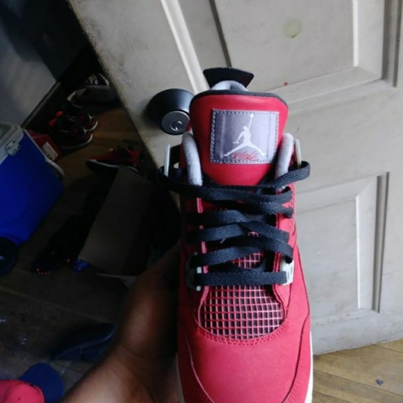 Jordan toro 4s - Picture 4 of 4